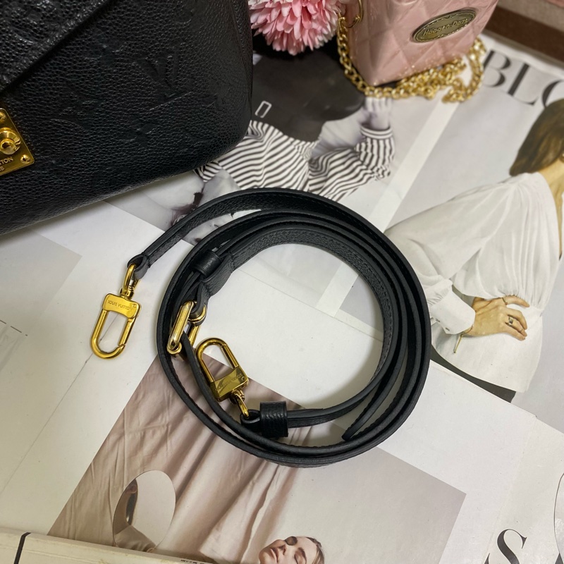 LV POCHETTE METIS 牛皮黑壓紋郵差包🏅-28
