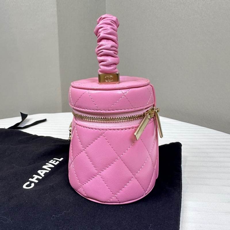 香奈兒/Chanel Vanity 粉色小圓桶金扣手提化妝包 小羊皮12×9.5×11cm-1