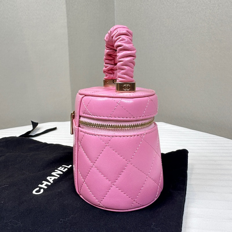 香奈兒/Chanel Vanity 粉色小圓桶金扣手提化妝包 小羊皮12×9.5×11cm-2