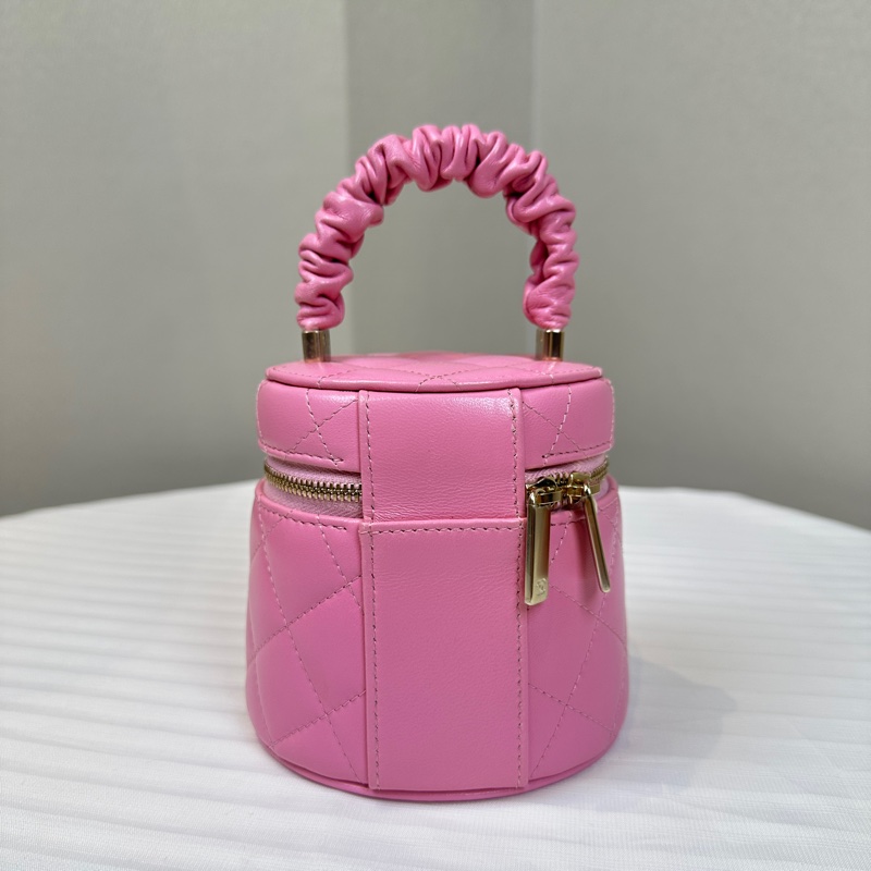 香奈兒/Chanel Vanity 粉色小圓桶金扣手提化妝包 小羊皮12×9.5×11cm-8