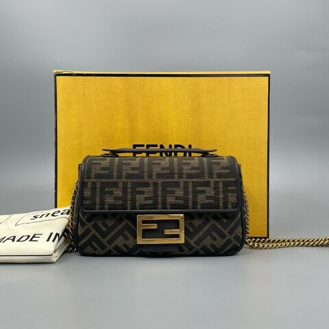 Fendi 新款金標logo老花法棍鏈條斜背包肩背包
