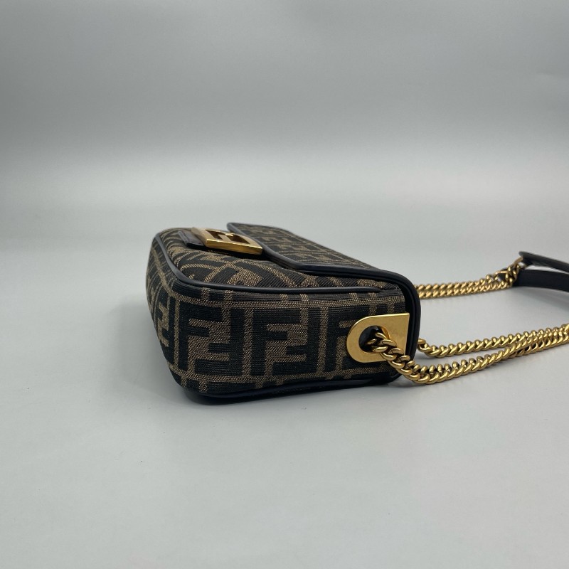 Fendi 新款金標logo老花法棍鏈條斜背包肩背包-4