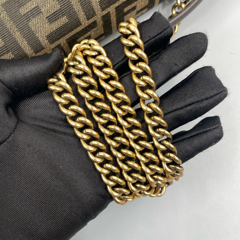 Fendi 新款金標logo老花法棍鏈條斜背包肩背包-6