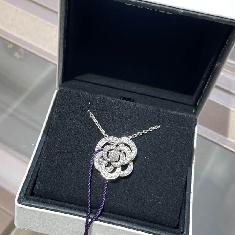 CHANEL香奈儿CAMELIA山茶花白金满钻项链-1