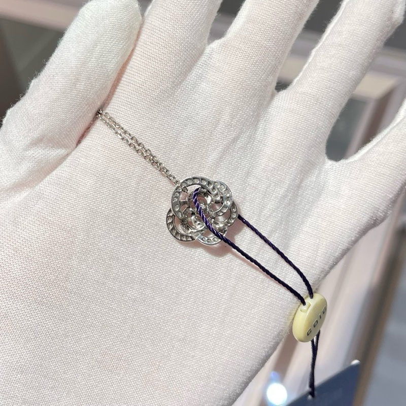 CHANEL香奈儿CAMELIA山茶花白金满钻项链-8