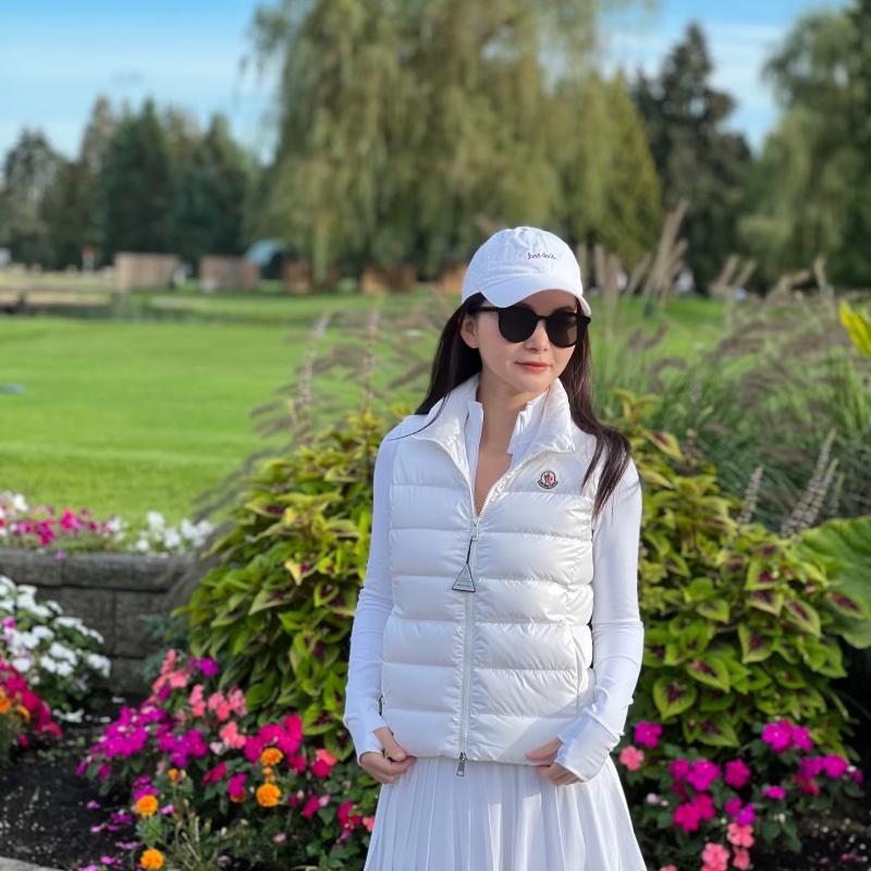 ❤️ MONCLER 白色 羽絨背心 秋冬搭配神器-1