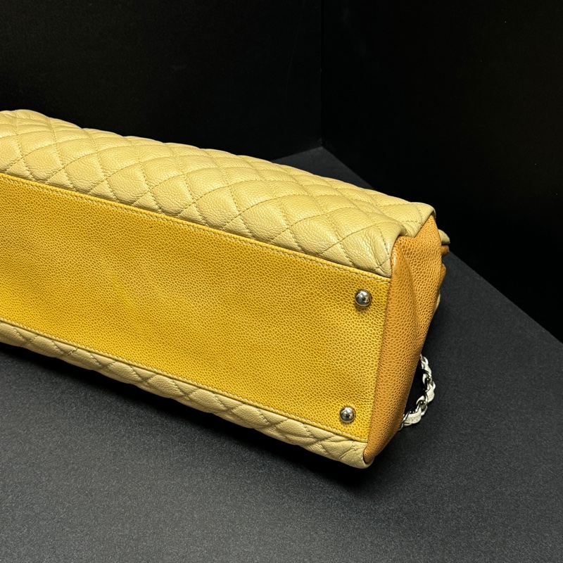 【魚子醬牛皮😍】 Chanel 香奈兒 保齡球包 可斜背+肩背 專櫃23萬！-12