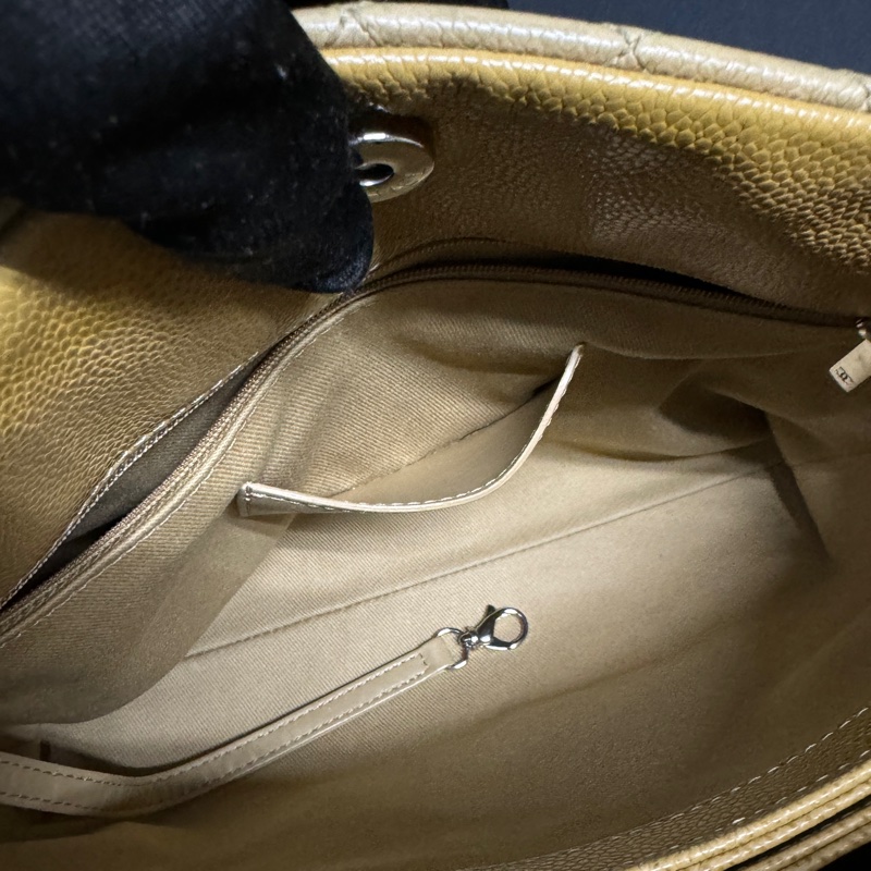 【魚子醬牛皮😍】 Chanel 香奈兒 保齡球包 可斜背+肩背 專櫃23萬！-23