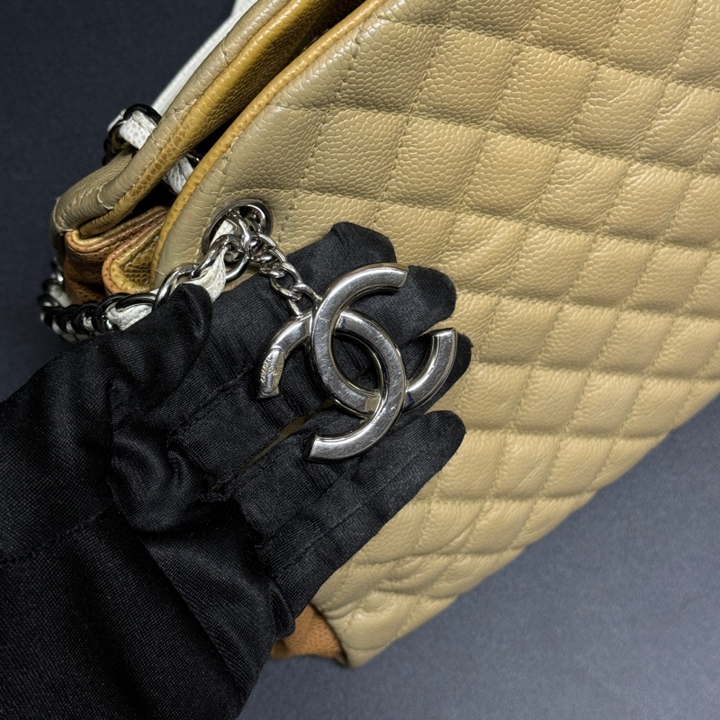 【魚子醬牛皮😍】 Chanel 香奈兒 保齡球包 可斜背+肩背 專櫃23萬！-28