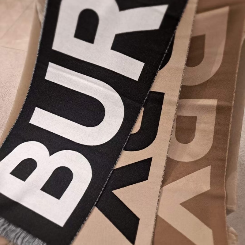 Burberry 字母雙色羊毛圍巾-1
