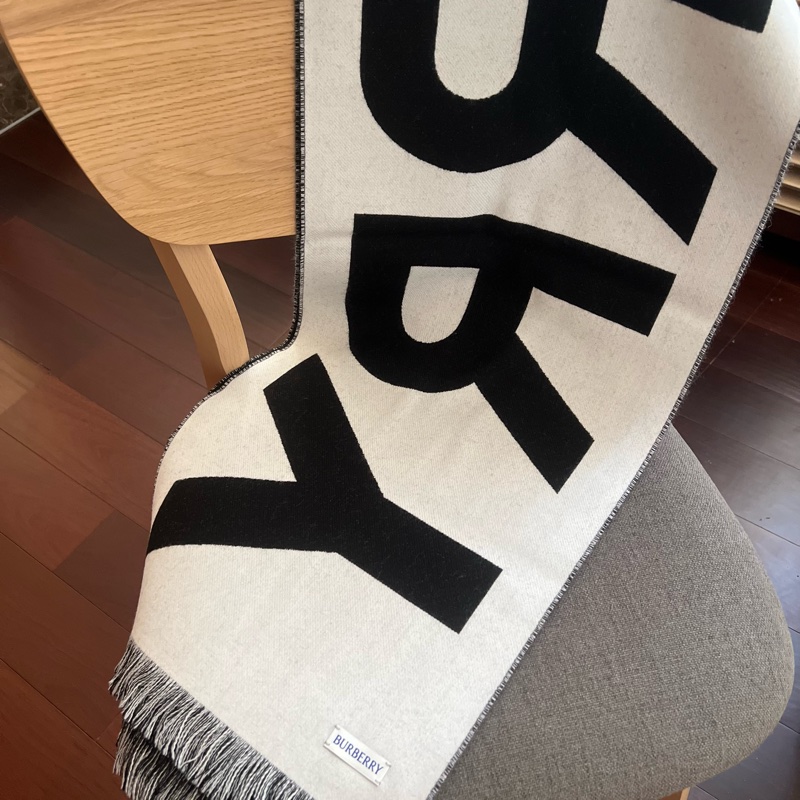 Burberry 字母雙色羊毛圍巾-13