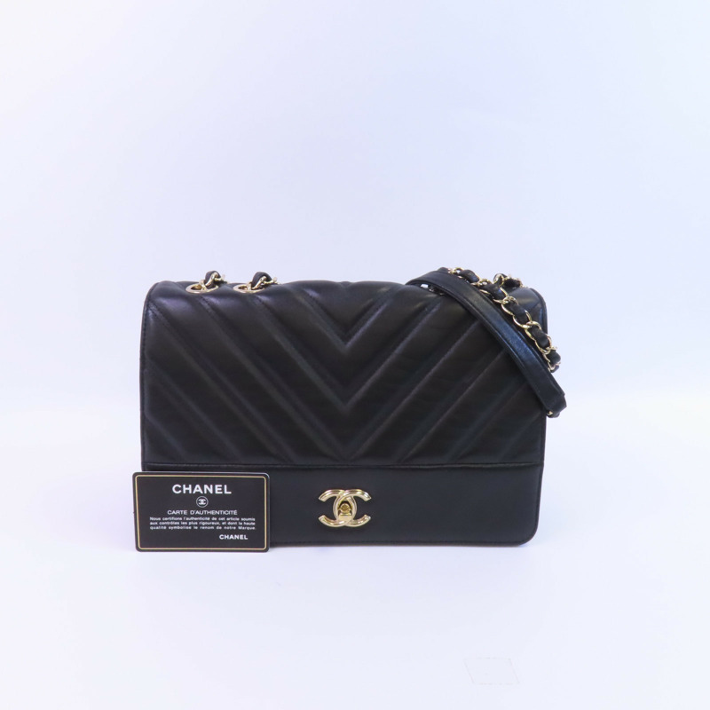 CHANEL 牛皮皮革Chain Shoulder金扣鏈帶肩背袋-15