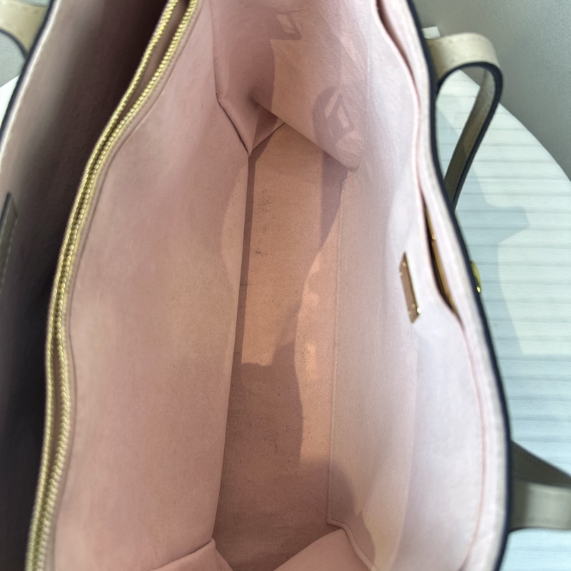 路易威登/Louis Vuitton LV Lockme 裸粉色大號托特包41x16x26cm-12