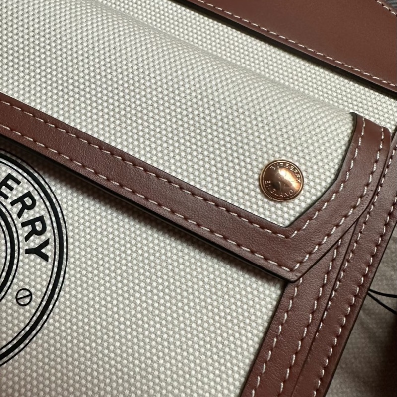 Burberry 迷你pocket口袋包-3