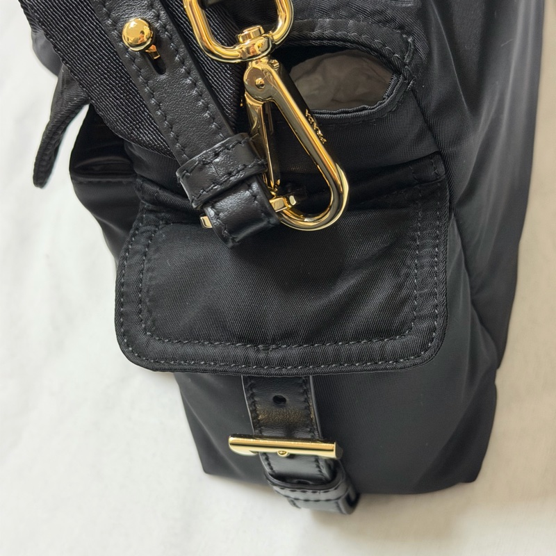 Prada Explore 中號尼龍肩背袋-10