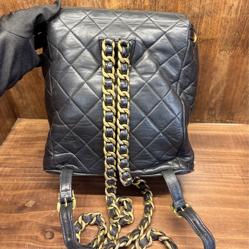 Chanel 菱格紋黑色皮革背包-1