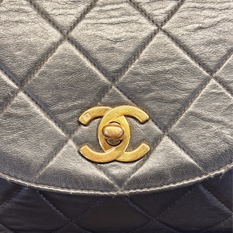 Chanel 菱格紋黑色皮革背包-4