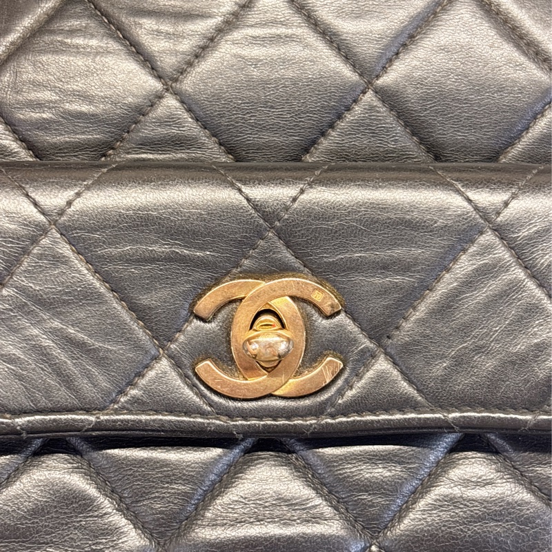 Chanel 菱格紋黑色皮革背包-5