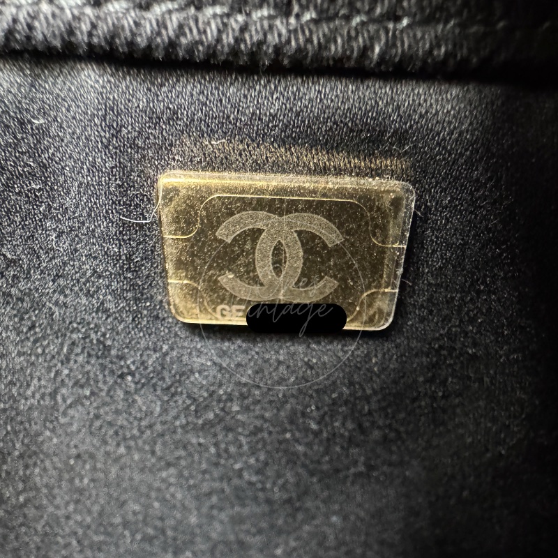 [Unused] Chanel 25 Small Black Denim Handbag-39