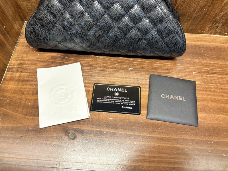 Chanel 黑色菱格紋手拿包-6