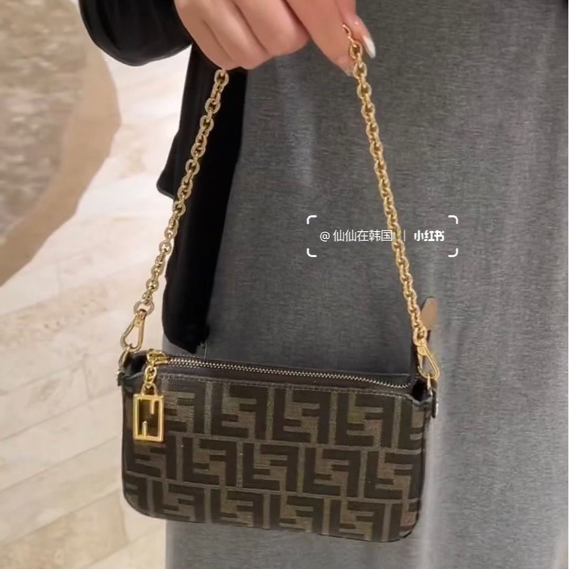 Fendi 迷你鏈條包-3
