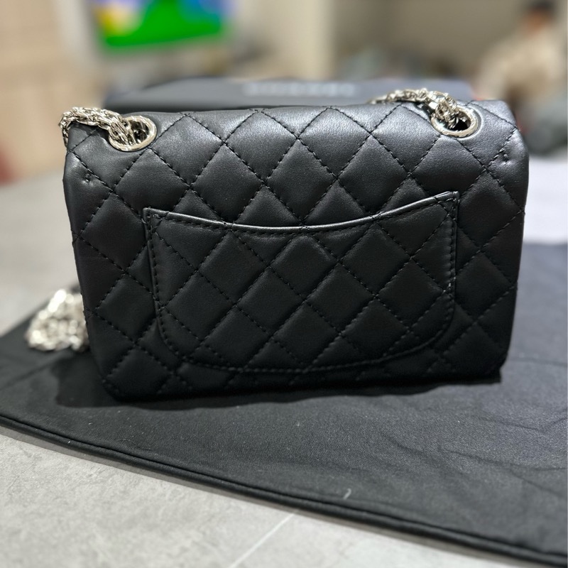 Chanel 2.55 mini 牛皮黑銀 晶片款-8