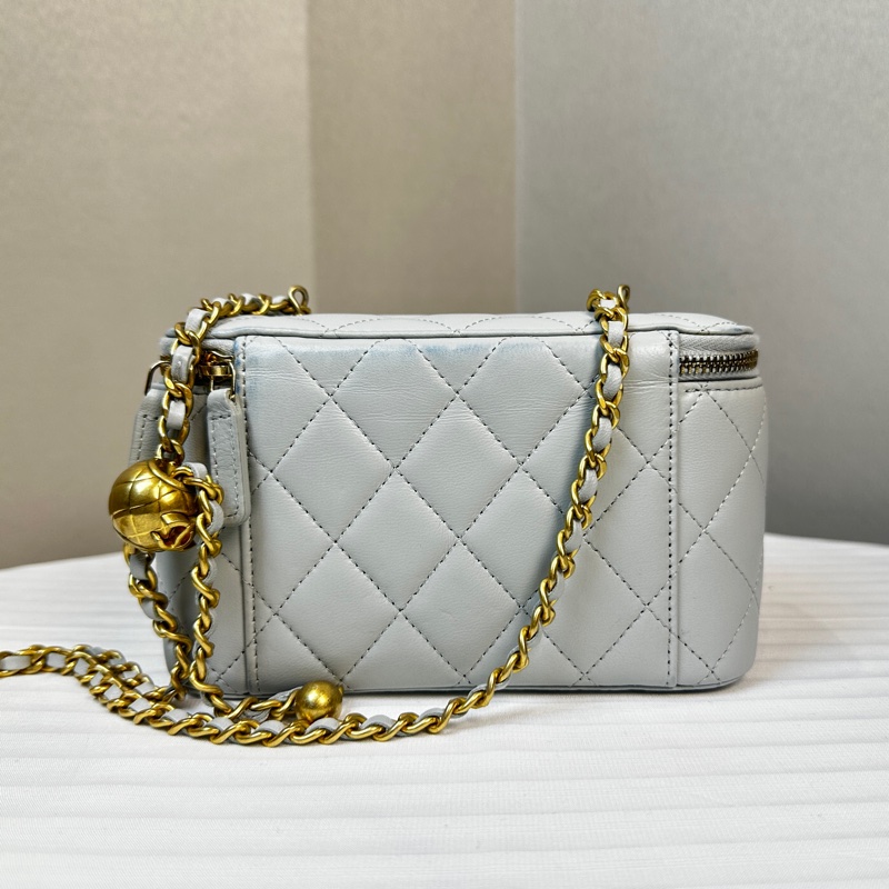 香奈兒/Chanel Vanity Case 淡藍色羊皮菱格紋長盒子 金球鏈帶肩背包17×9.5x8cm-1