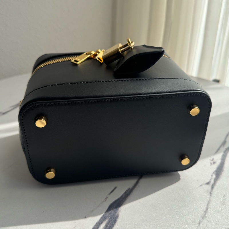 Celine黑金手提化妝箱包-5