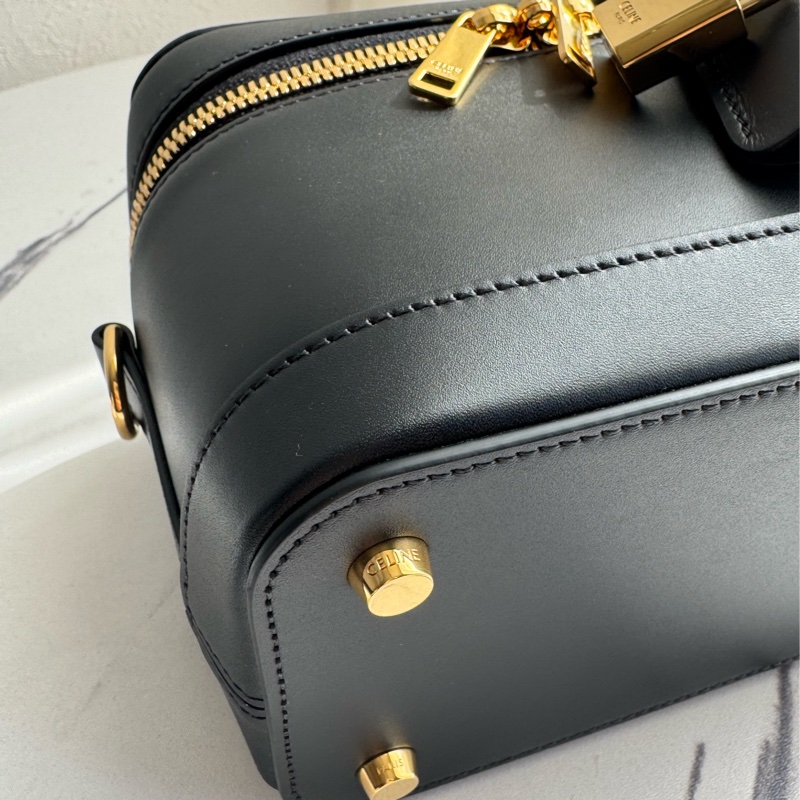 Celine黑金手提化妝箱包-6