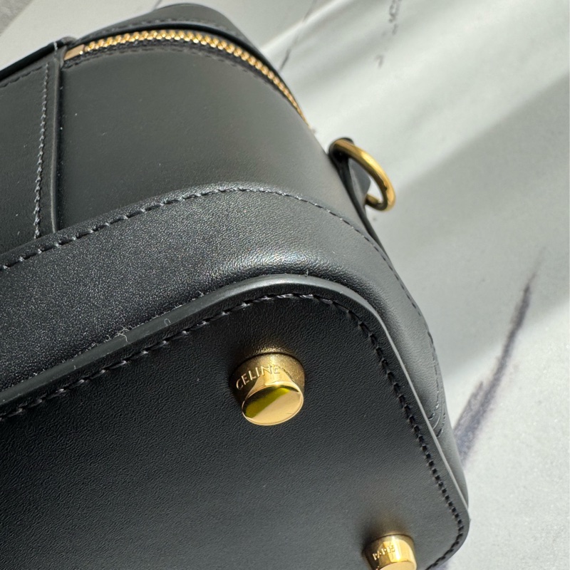 Celine黑金手提化妝箱包-9