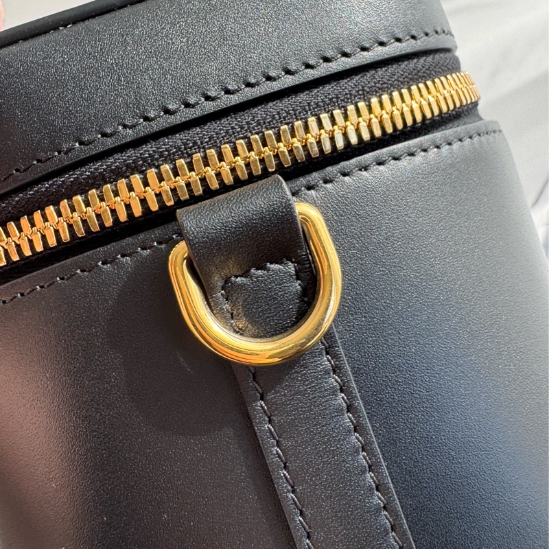 Celine黑金手提化妝箱包-10