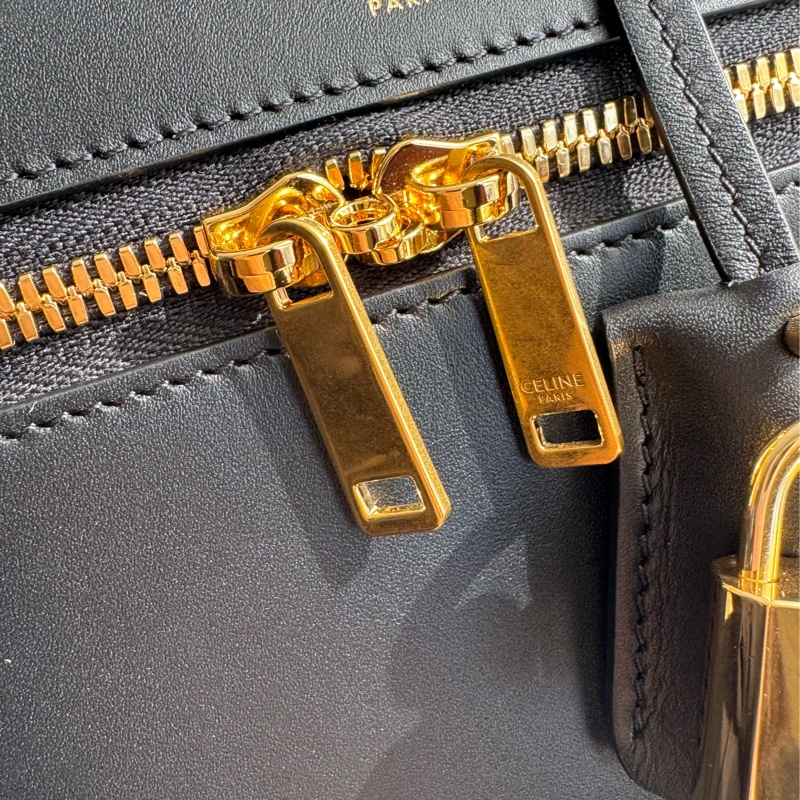 Celine黑金手提化妝箱包-12
