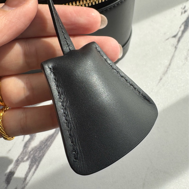 Celine黑金手提化妝箱包-14