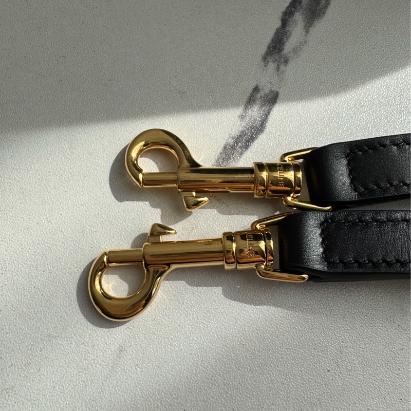 Celine黑金手提化妝箱包-24