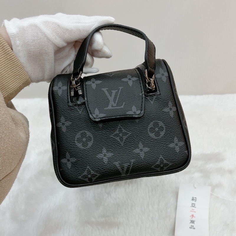 莉亞精品♡LV M46354 黑灰雙層拉鍊手拿包 二手-4