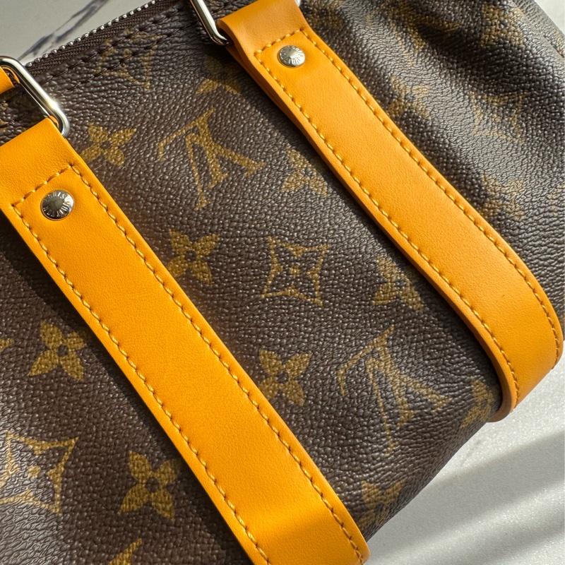 Lv花紋黃邊keepall25手提兩用包 超經典-7