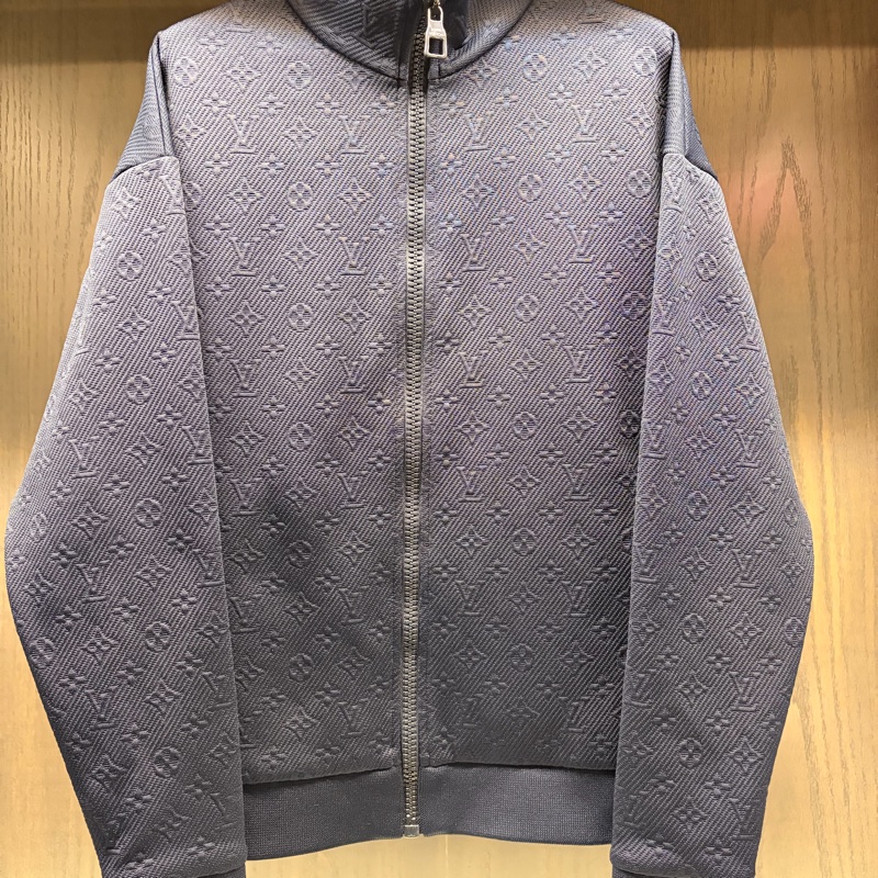 Louis Vuitton 全新 深藍色 暗紋 浮雕 老花 外套-0