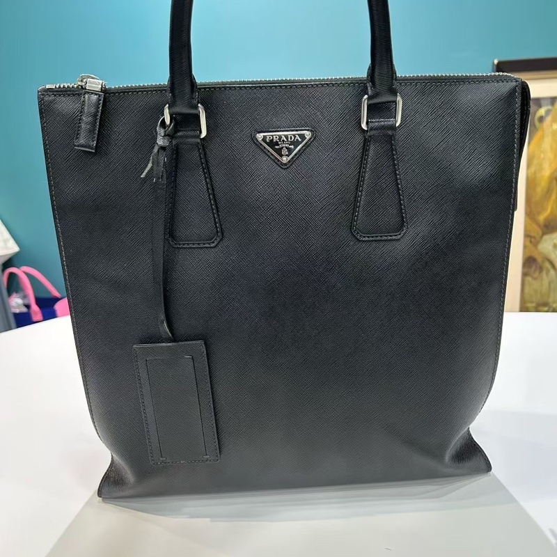 95新Prada 黑色十字格紋牛皮材質 竪版公文包 尺寸;34*35*6-1