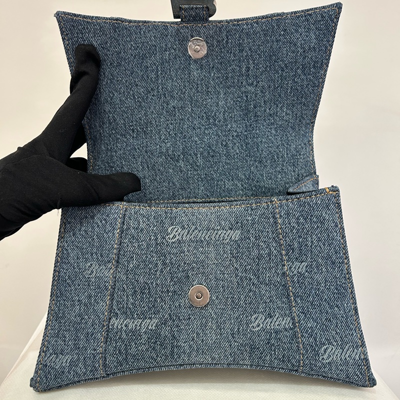 BALENCIAGA深藍丹寧字母銀釦沙漏包S號-8