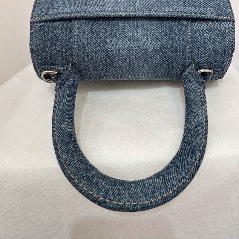 BALENCIAGA深藍丹寧字母銀釦沙漏包S號-11