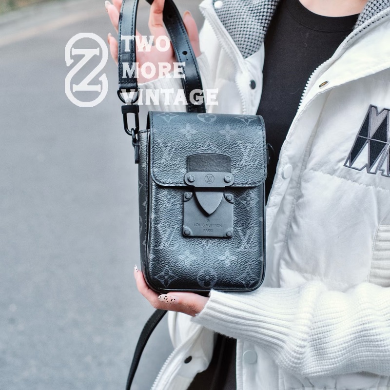 莉亞精品♡LV M82252 黑灰手機包 二手-2