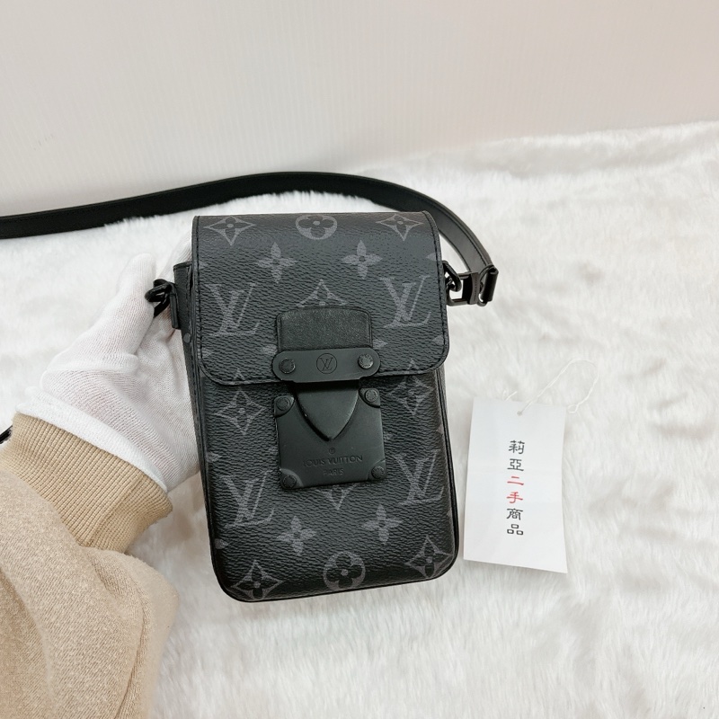 莉亞精品♡LV M82252 黑灰手機包 二手-4