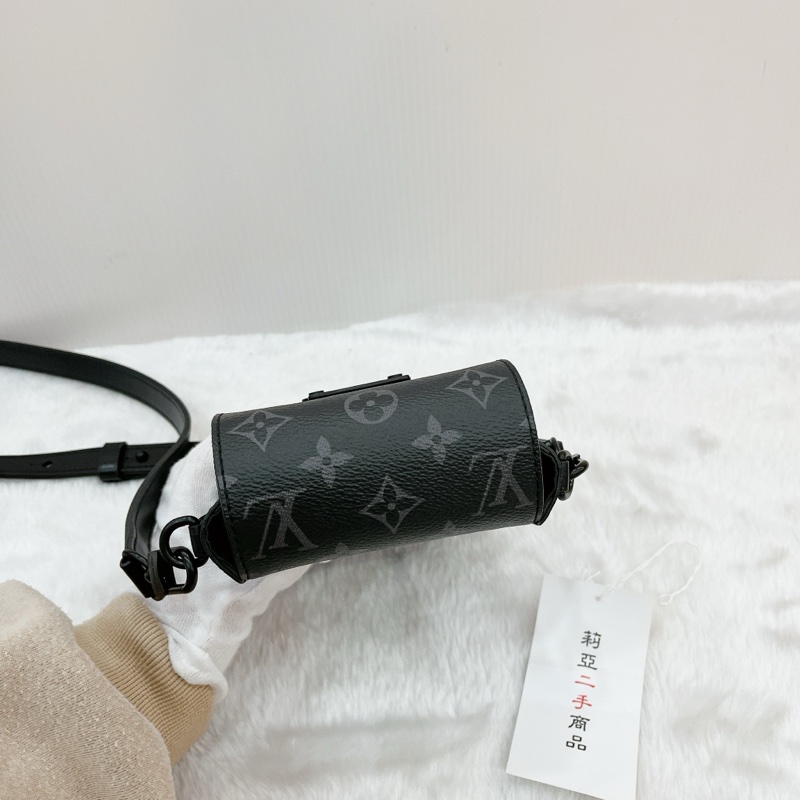 莉亞精品♡LV M82252 黑灰手機包 二手-6