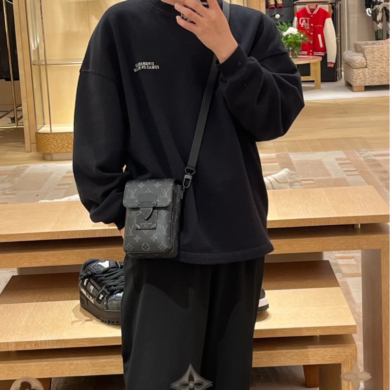 莉亞精品♡LV M82252 黑灰手機包 二手-10