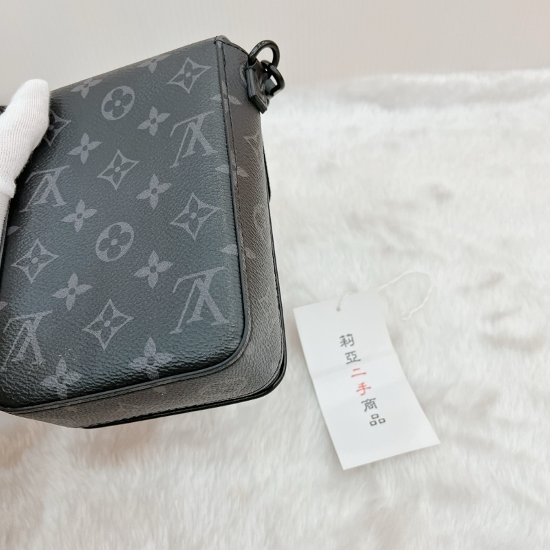 莉亞精品♡LV M82252 黑灰手機包 二手-14