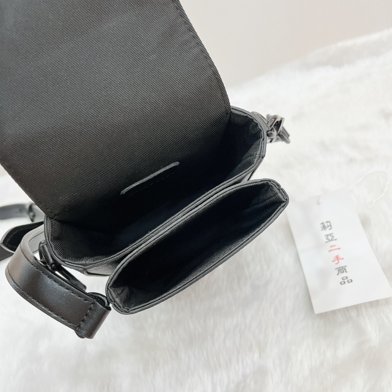 莉亞精品♡LV M82252 黑灰手機包 二手-16