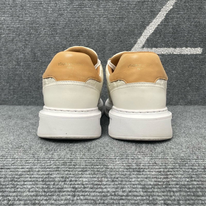 LV 白色皮面老花壓花松糕鞋41碼-2