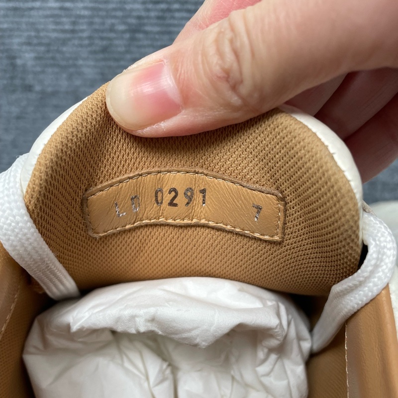 LV 白色皮面老花壓花松糕鞋41碼-3