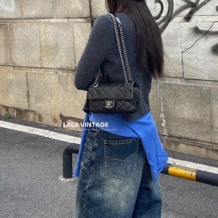 ✨Chanel 黑銀油蠟皮CF 99新 有保卡購證 翻蓋拉鍊設計更安全 日常出門容量足夠🖤-1