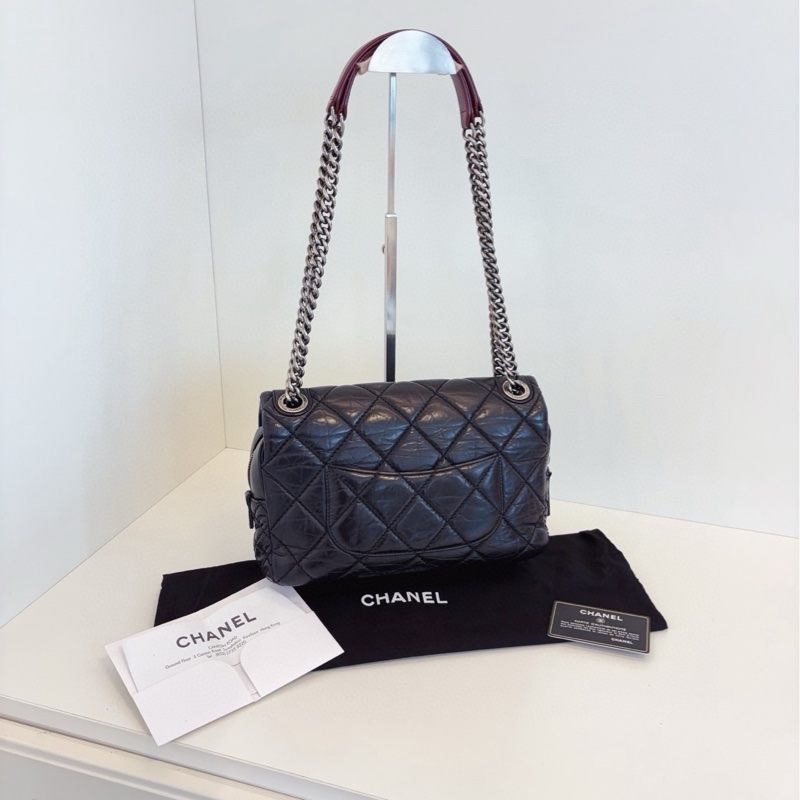 ✨Chanel 黑銀油蠟皮CF 99新 有保卡購證 翻蓋拉鍊設計更安全 日常出門容量足夠🖤-4